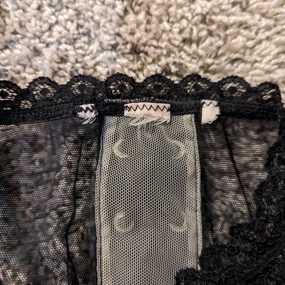 5/$20 Vs Bra top - Picture 3 of 5